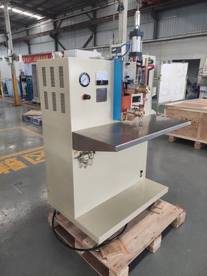Cnc سعة تفريغ المكسرات المكثف لحام بقعة للمكونات الإلكترونية